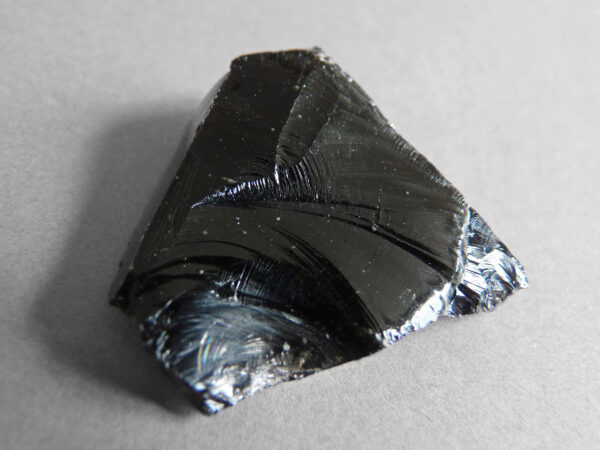 فروش سنگ ابسیدین obsidian stone